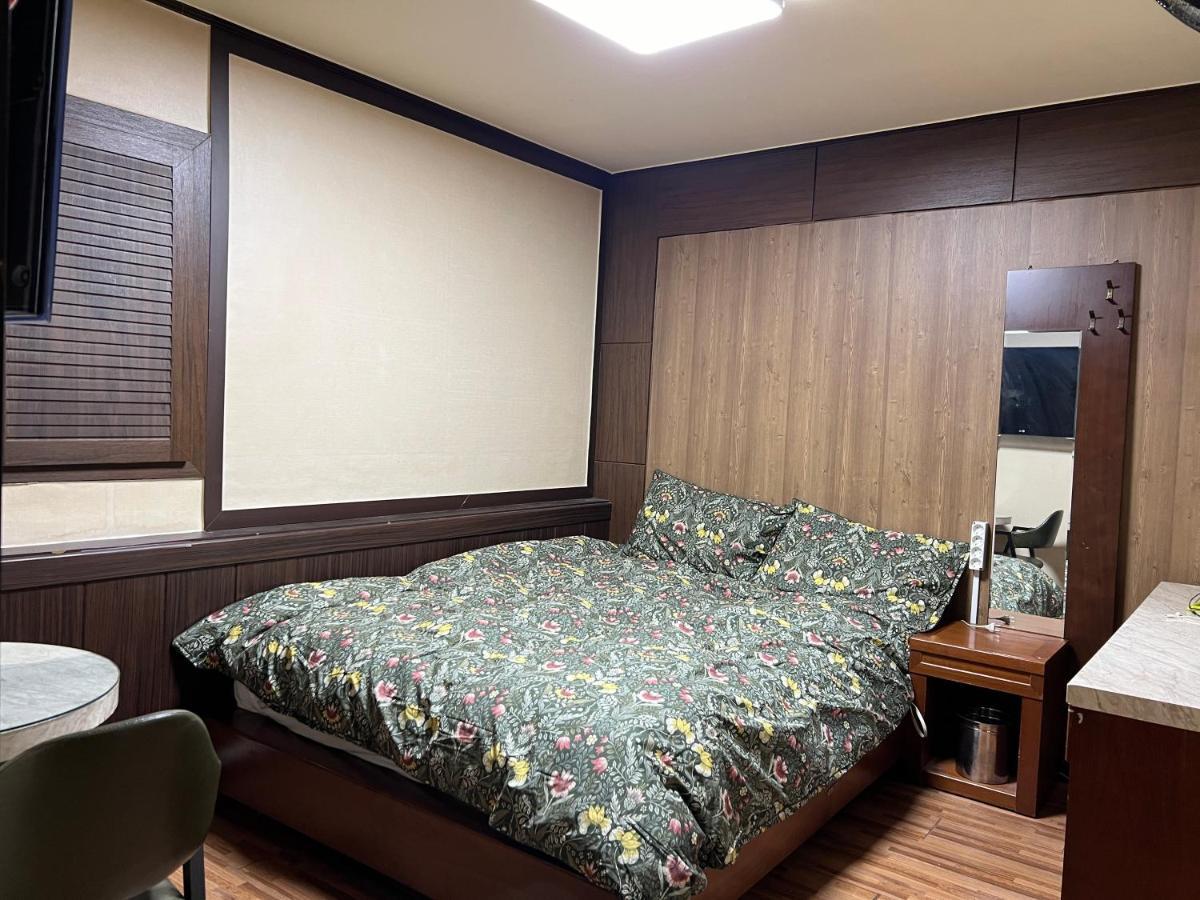Brown Hotel Seul Zewnętrze zdjęcie